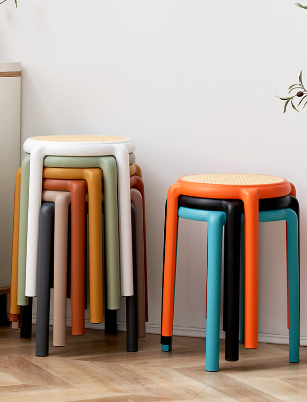 무료배송 해외 수입 북유럽 원형 플라스틱 스툴 의자 식탁 홈 인테리어   두꺼운 플라스틱 의자는 성인 가정용 식탁과